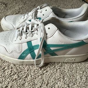 ASICS womens GT 1000 tennis shoes